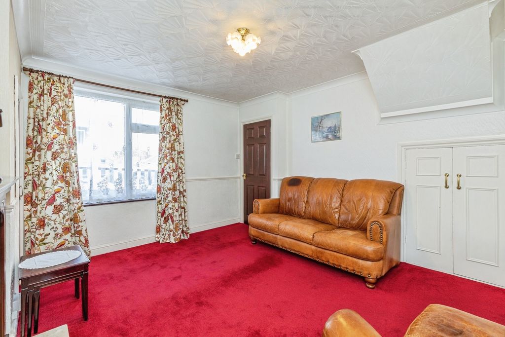Property photo 2 of 17 Photo