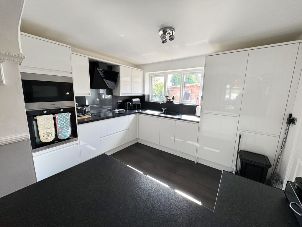 Property photo 2 of 22 Img_9736