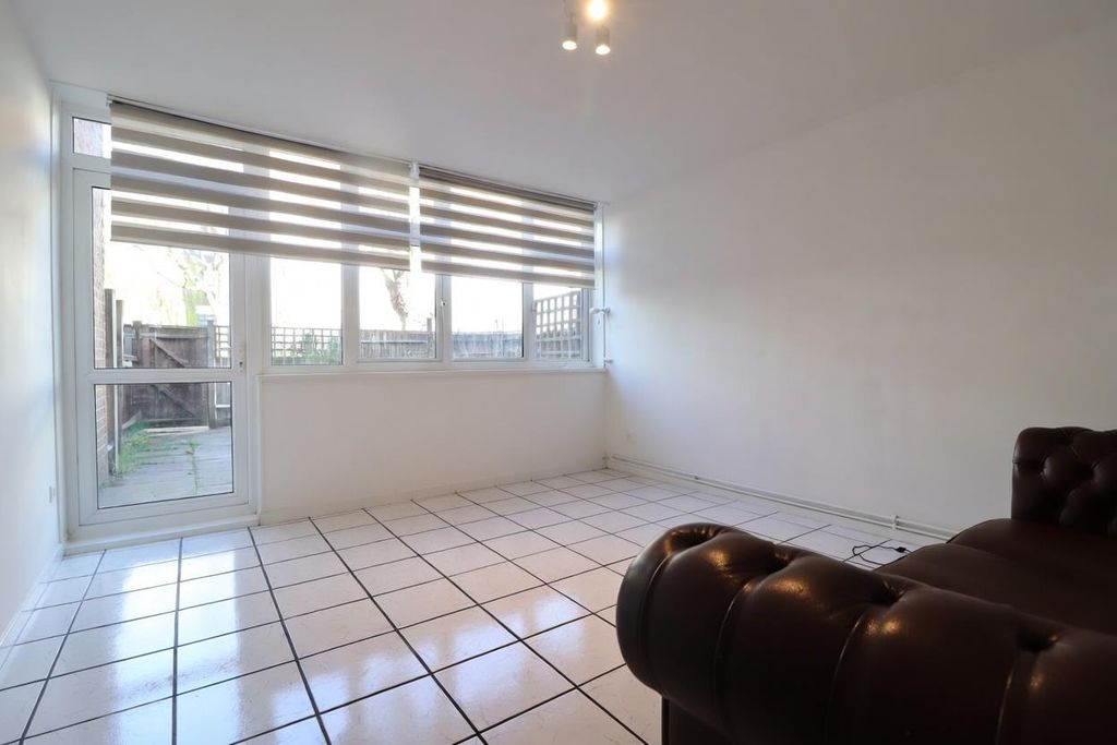 Property photo 1 of 10 d9Dhe.Jpg