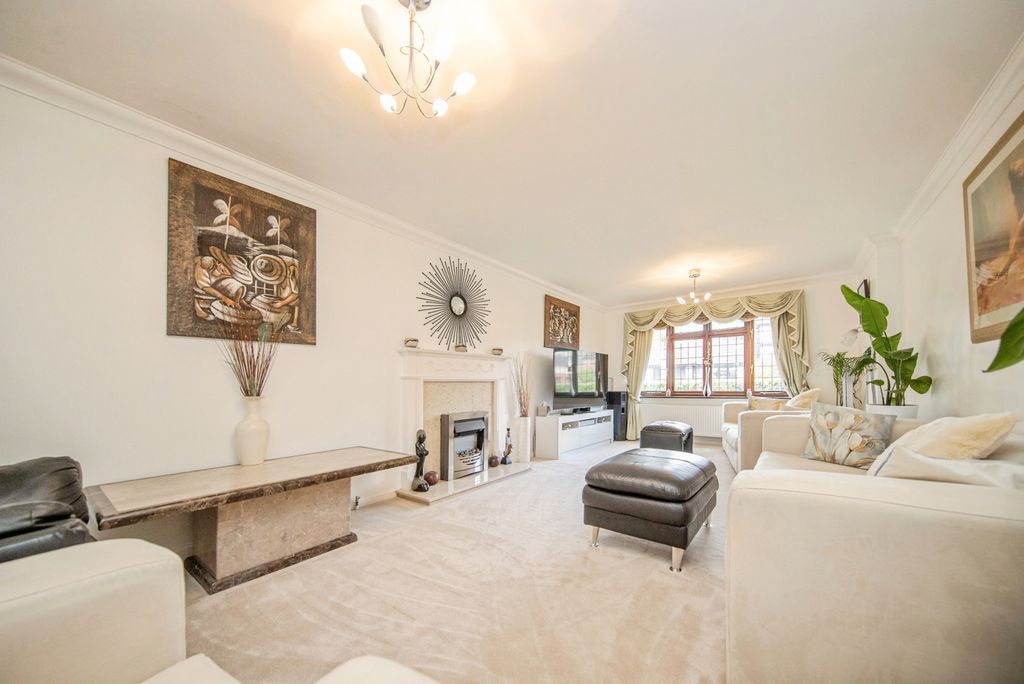 Property photo 3 of 26 Pbox-Img.Jpg
