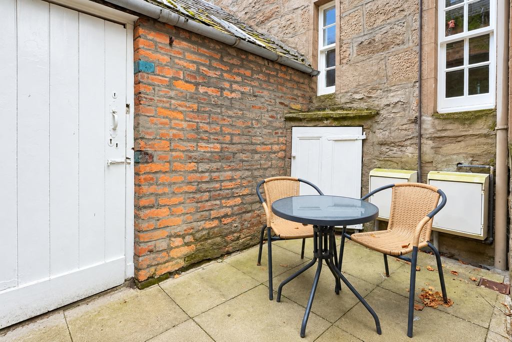 Property photo 3 of 28