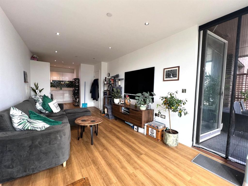 Property photo 3 of 8 02.Jpg