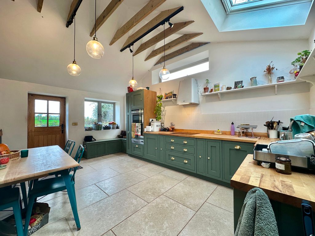 Property photo 3 of 26