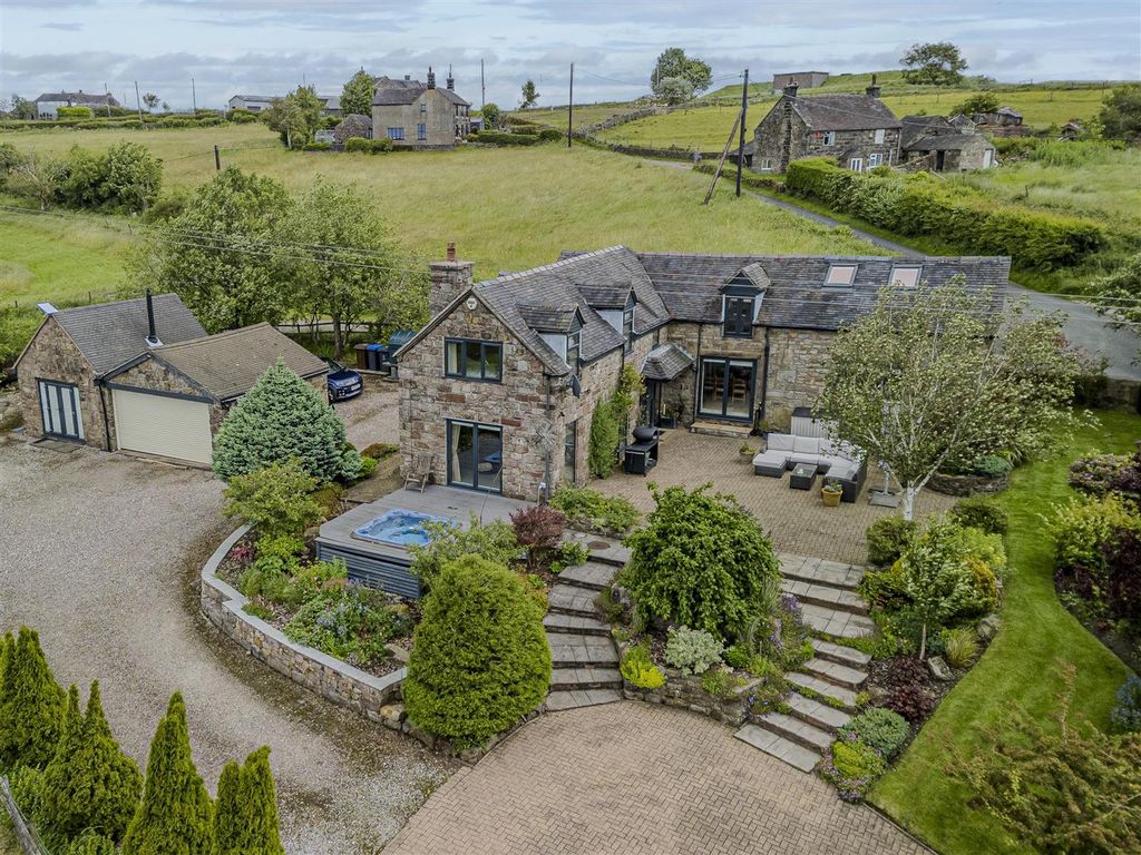 Property photo 1 of 71 Lane End Farm