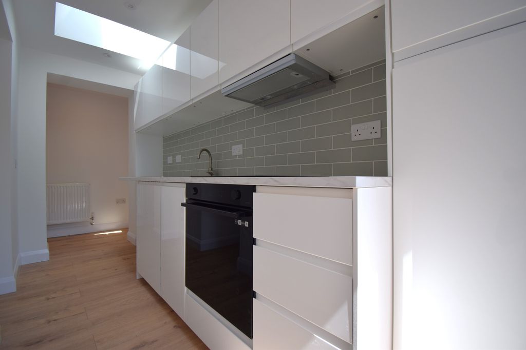 Property photo 3 of 9 Kitchen.Jpg