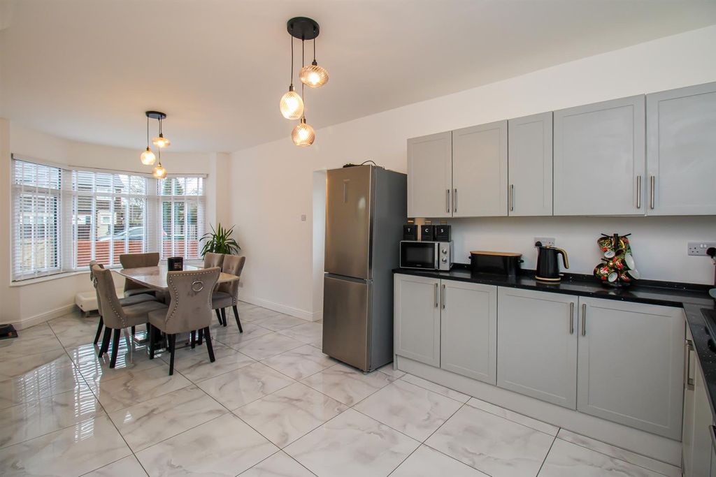 Property photo 3 of 21 Kitchen Diner