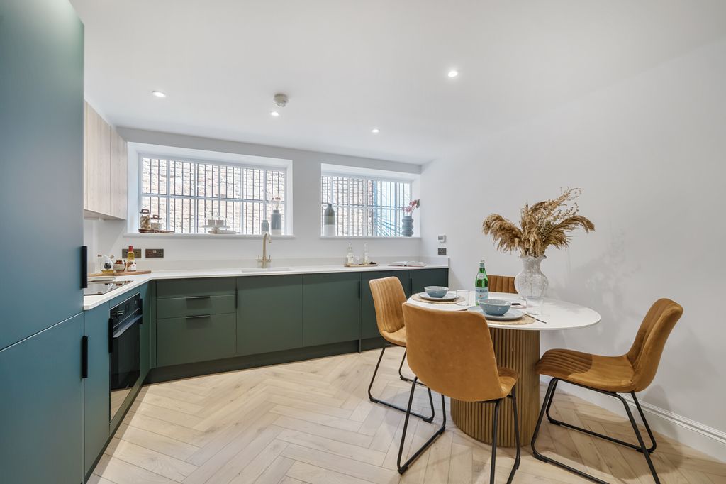 Property photo 3 of 10