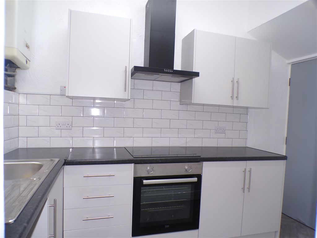 Property photo 3 of 7 100_9486.Jpg