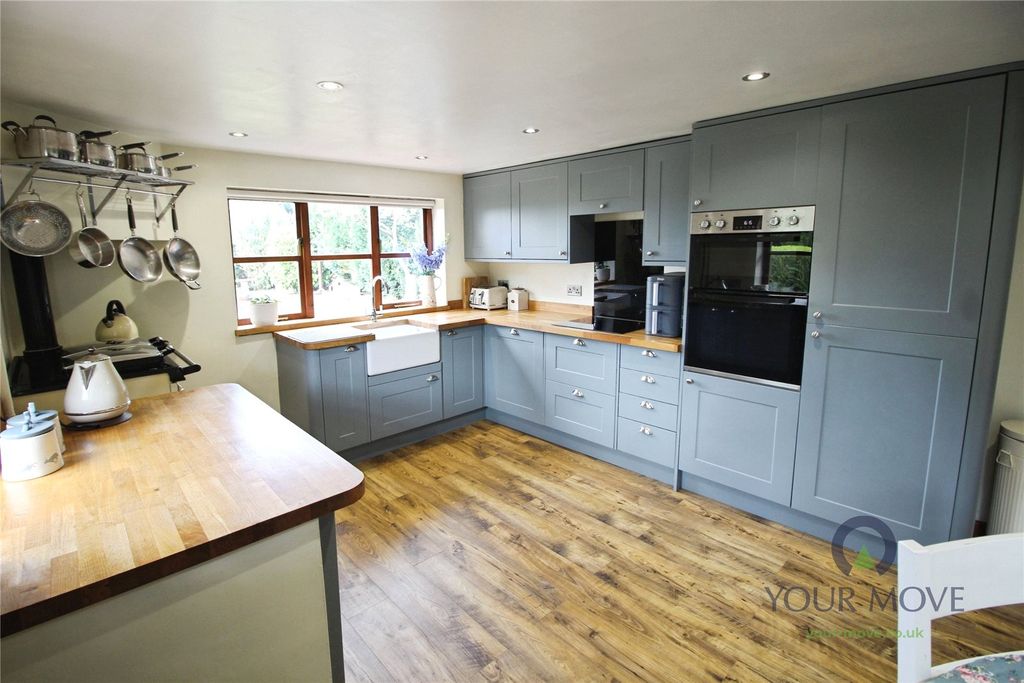 Property photo 3 of 29 Picture No. 28