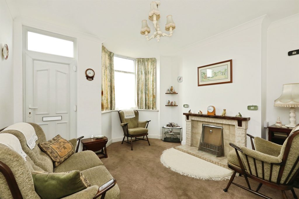 Property photo 3 of 14