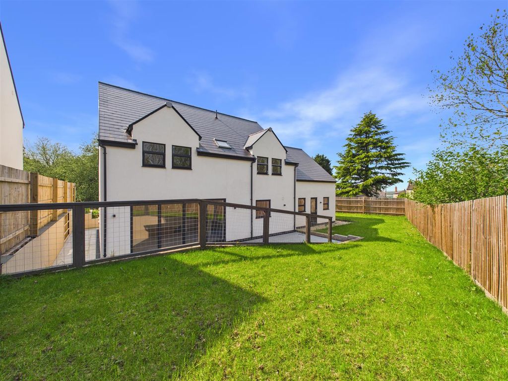 Property photo 2 of 34