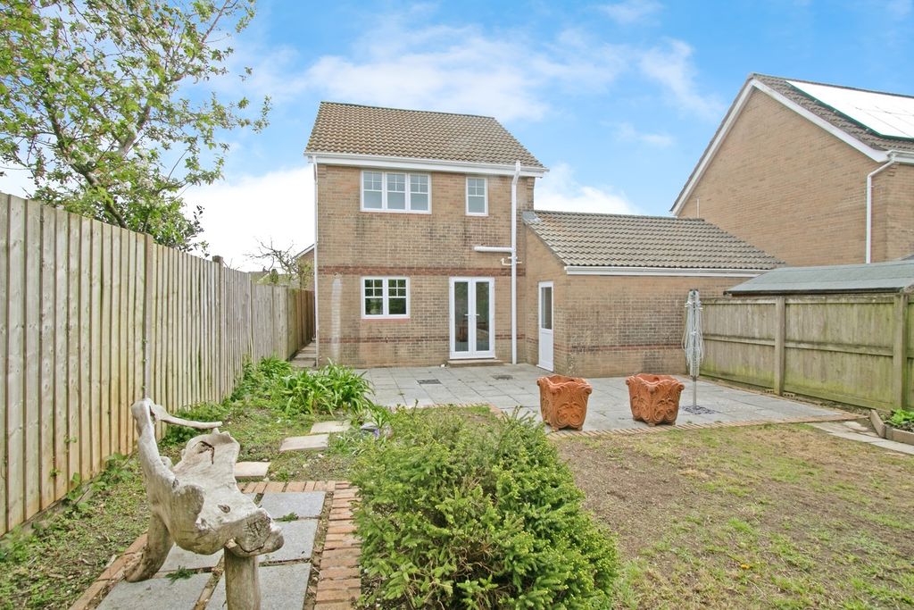Property photo 3 of 17 Photo
