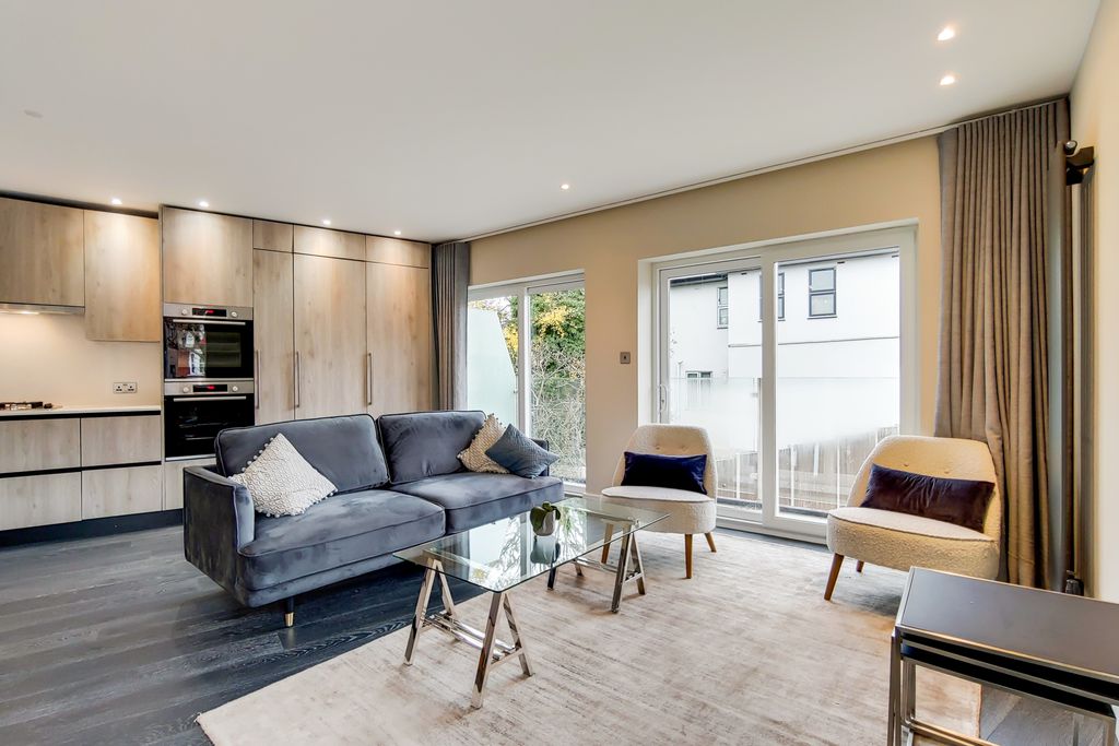 Property photo 3 of 20