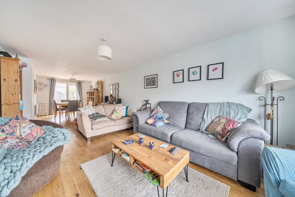 Property photo 3 of 25