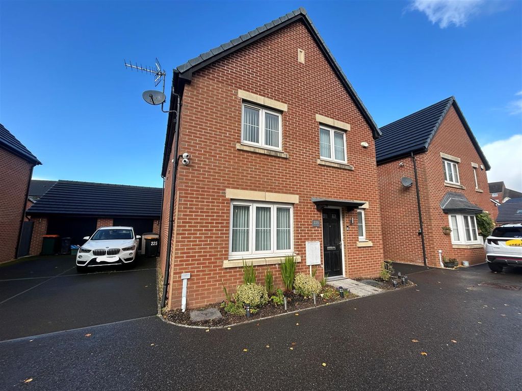 Property photo 1 of 2