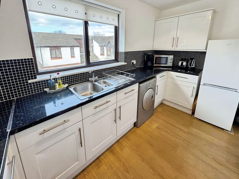 Property photo 2 of 9 Photo 6