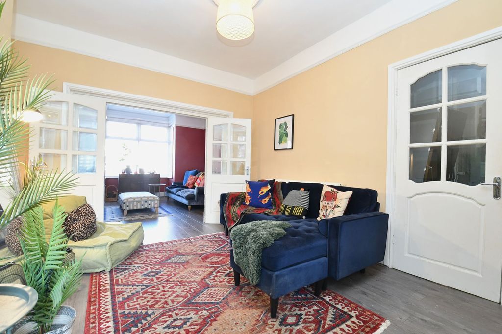 Property photo 3 of 16