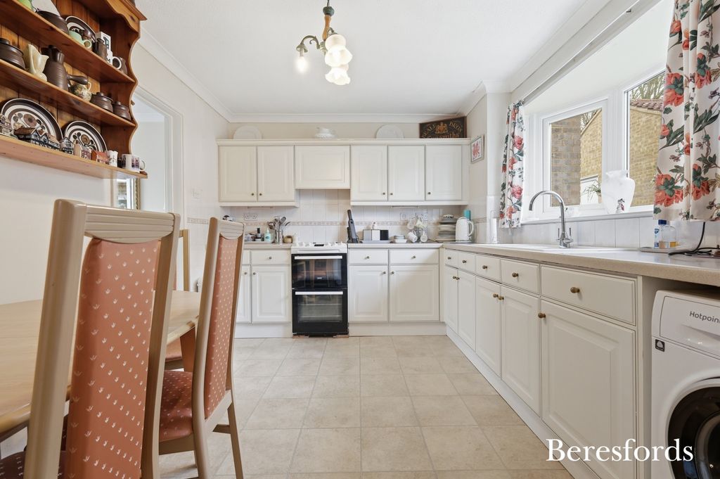 Property photo 2 of 17 Picture No. 16