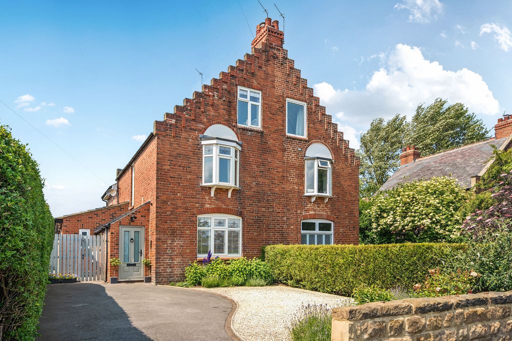 Property photo 1 of 23