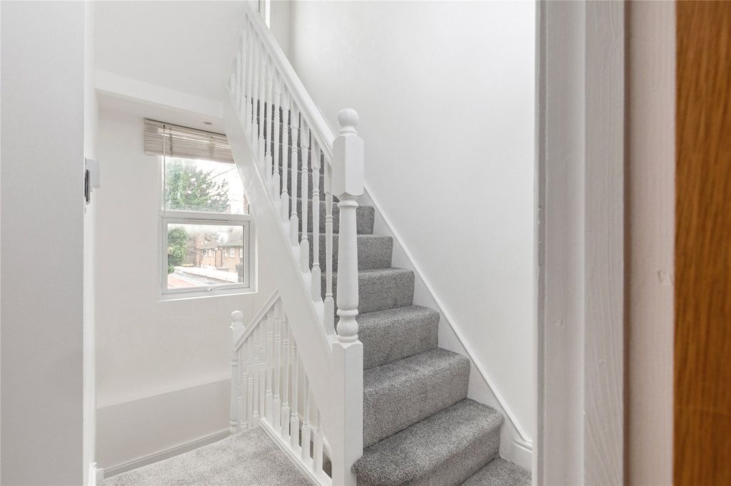 Property photo 2 of 17 Picture No. 15