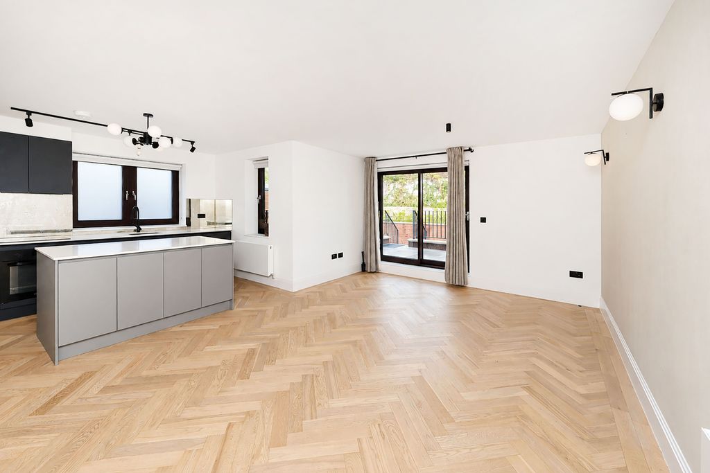 Property photo 1 of 25