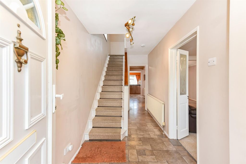 Property photo 2 of 24