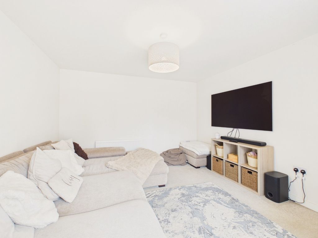 Property photo 2 of 17 5185445
