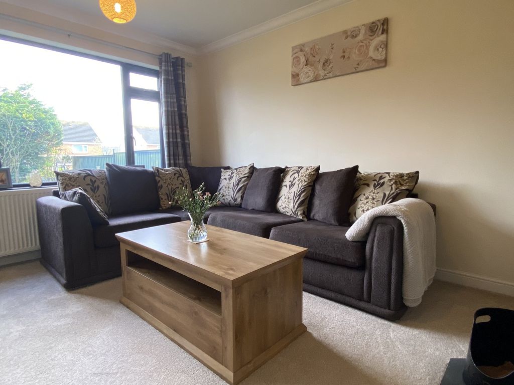 Property photo 2 of 22 Lounge