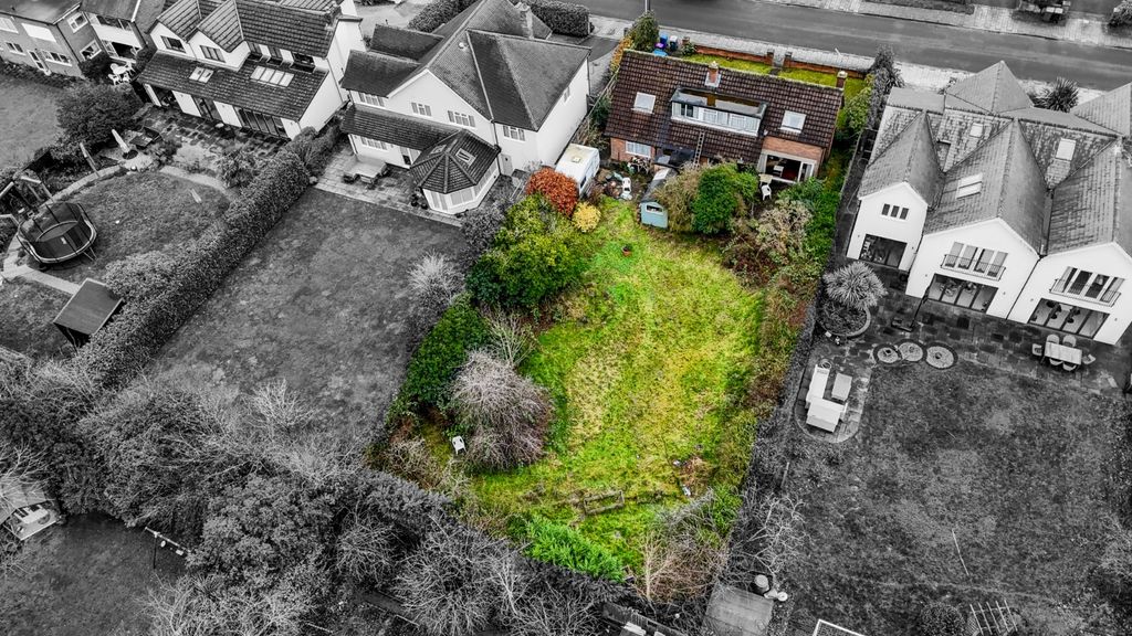 Property photo 2 of 17 Picture No. 14