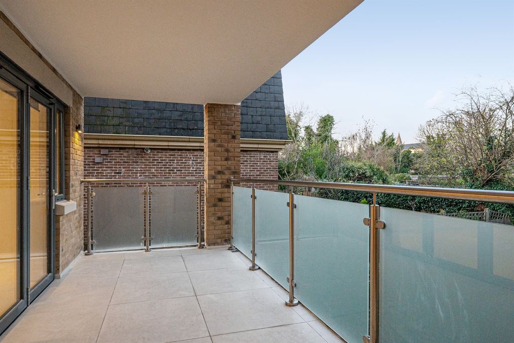 Property photo 2 of 12