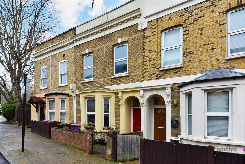 Property photo 1 of 12 239 Westferry Road (13).Jpg