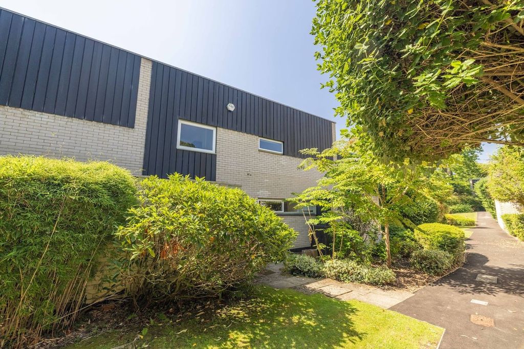 Property photo 1 of 30