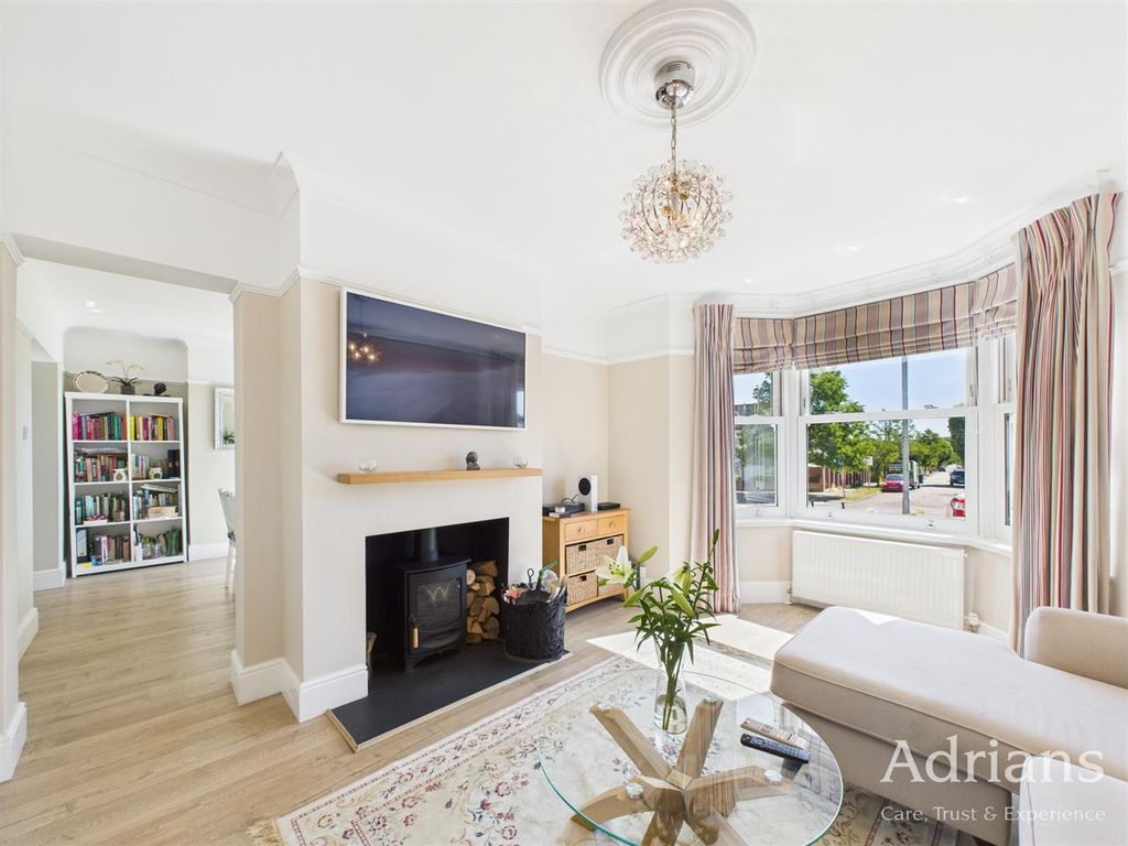 Property photo 2 of 26