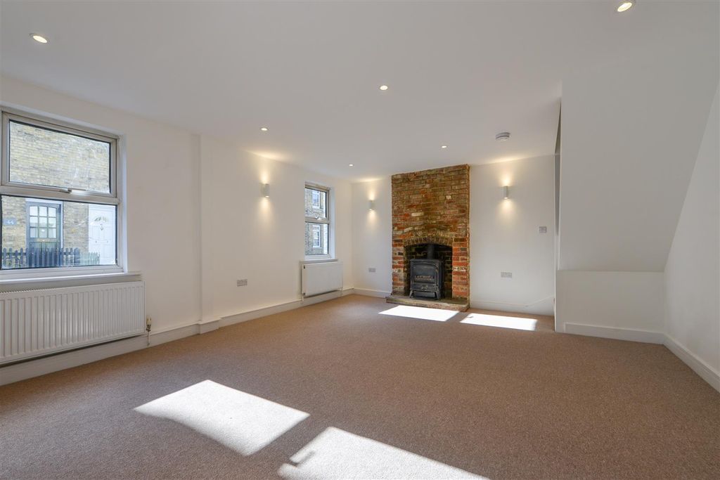 Property photo 2 of 14 High Street East Malling8.Jpg
