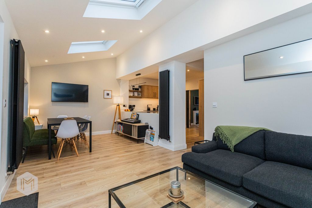 Property photo 2 of 27 Picture No. 04