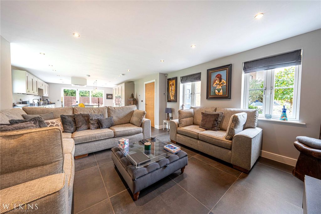 Property photo 3 of 57 Picture No. 17