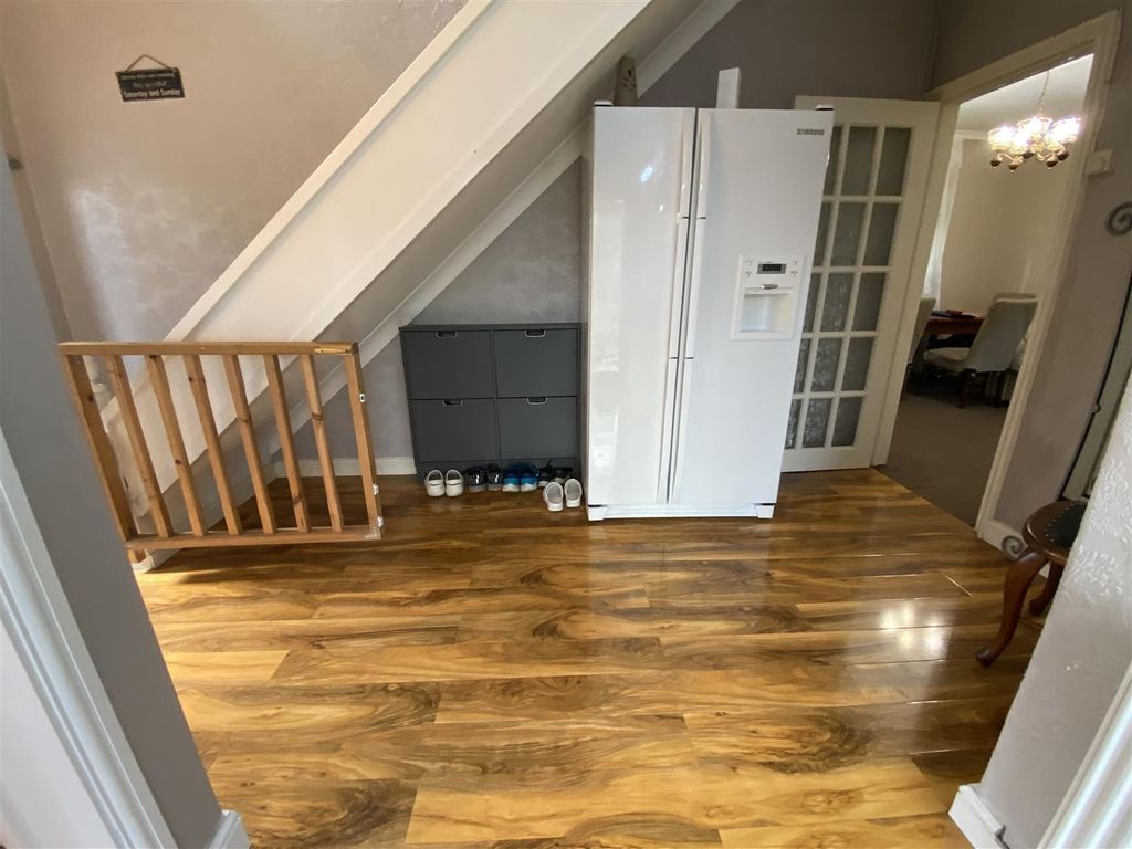 Additional image 14 of 4 bed semi-detached house for saleWood Lane, Dagenham RM8