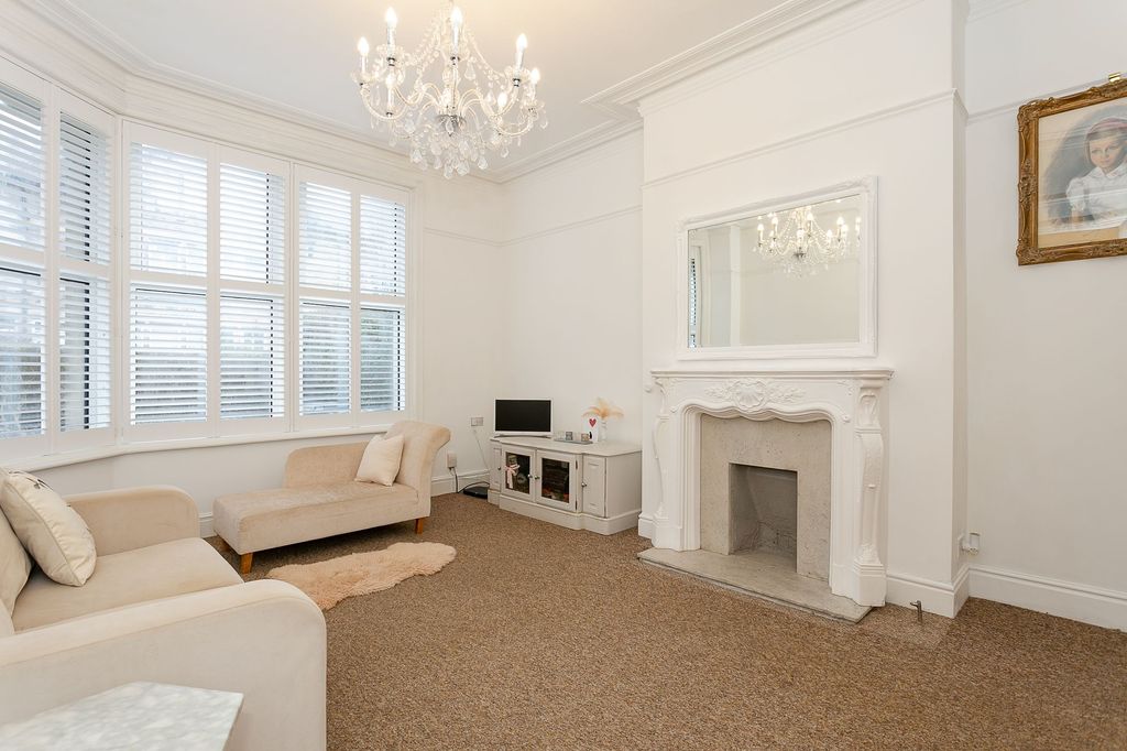 Property photo 2 of 21