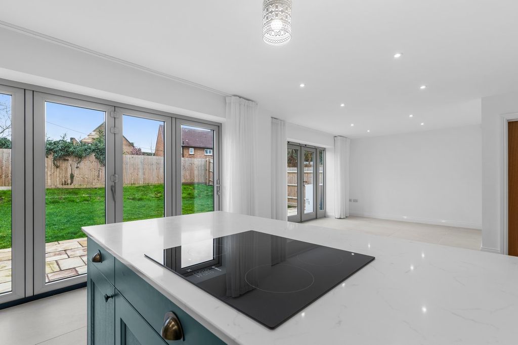 Property photo 3 of 24