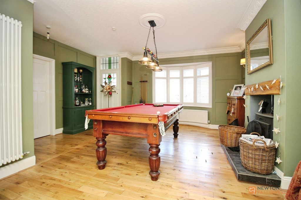 Property photo 3 of 32