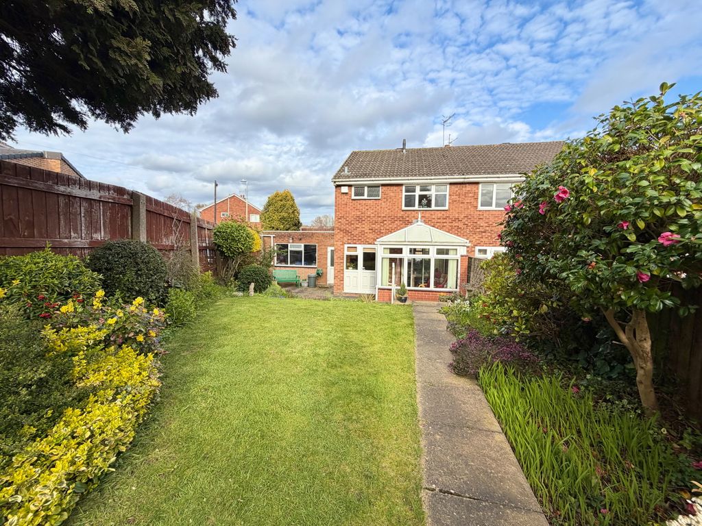 Property photo 2 of 25