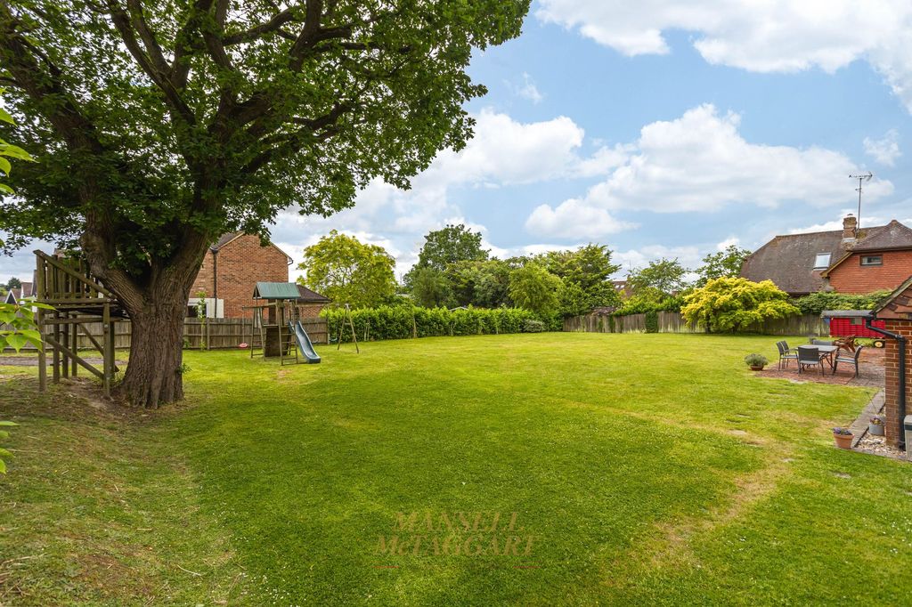 Property photo 2 of 40