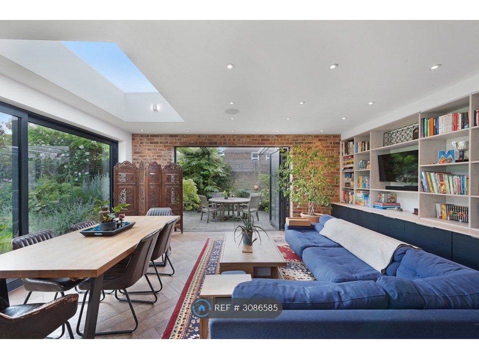 Property photo 1 of 32