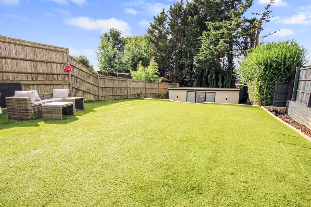 Property photo 3 of 22