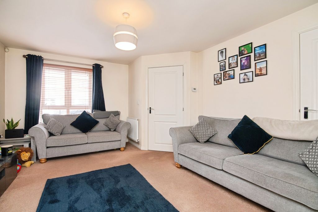 Property photo 3 of 15