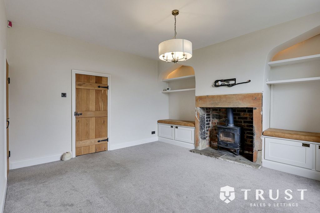 Property photo 3 of 43