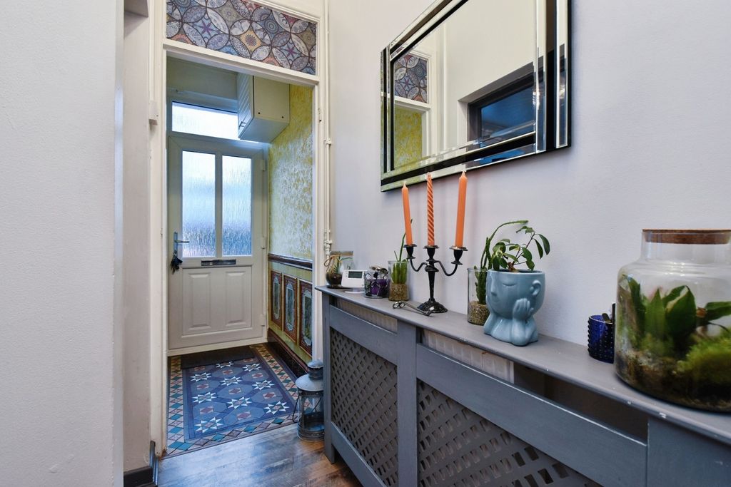 Property photo 2 of 19 Pbox-Img.Jpg