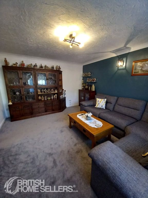 Property photo 3 of 27 Picture No. 17