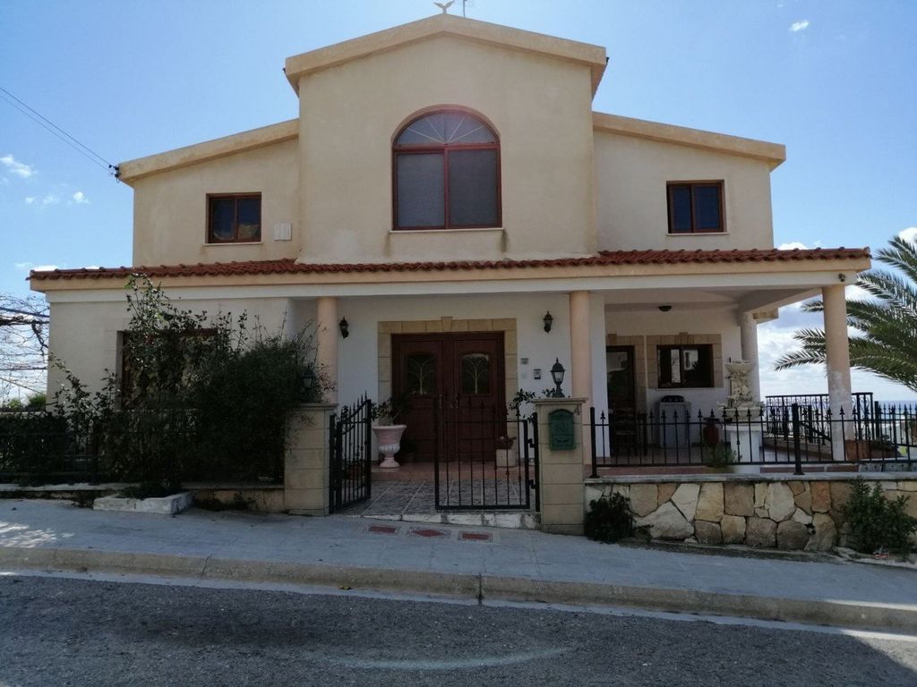 Property photo 1 of 20