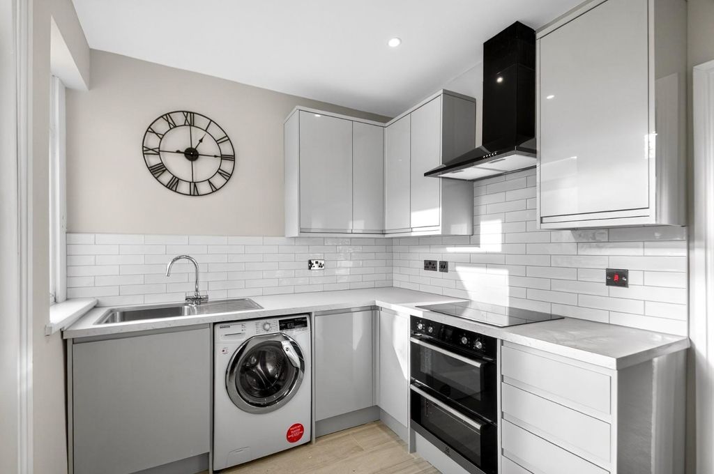 Property photo 2 of 14 38Regentmount-10.Jpg